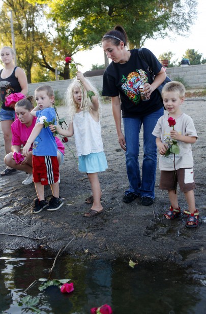 072712djs-Meyers-Lake-vigil-11.jpg